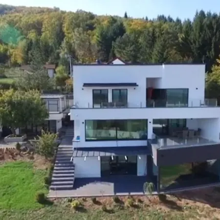 Holiday Villas Villa *